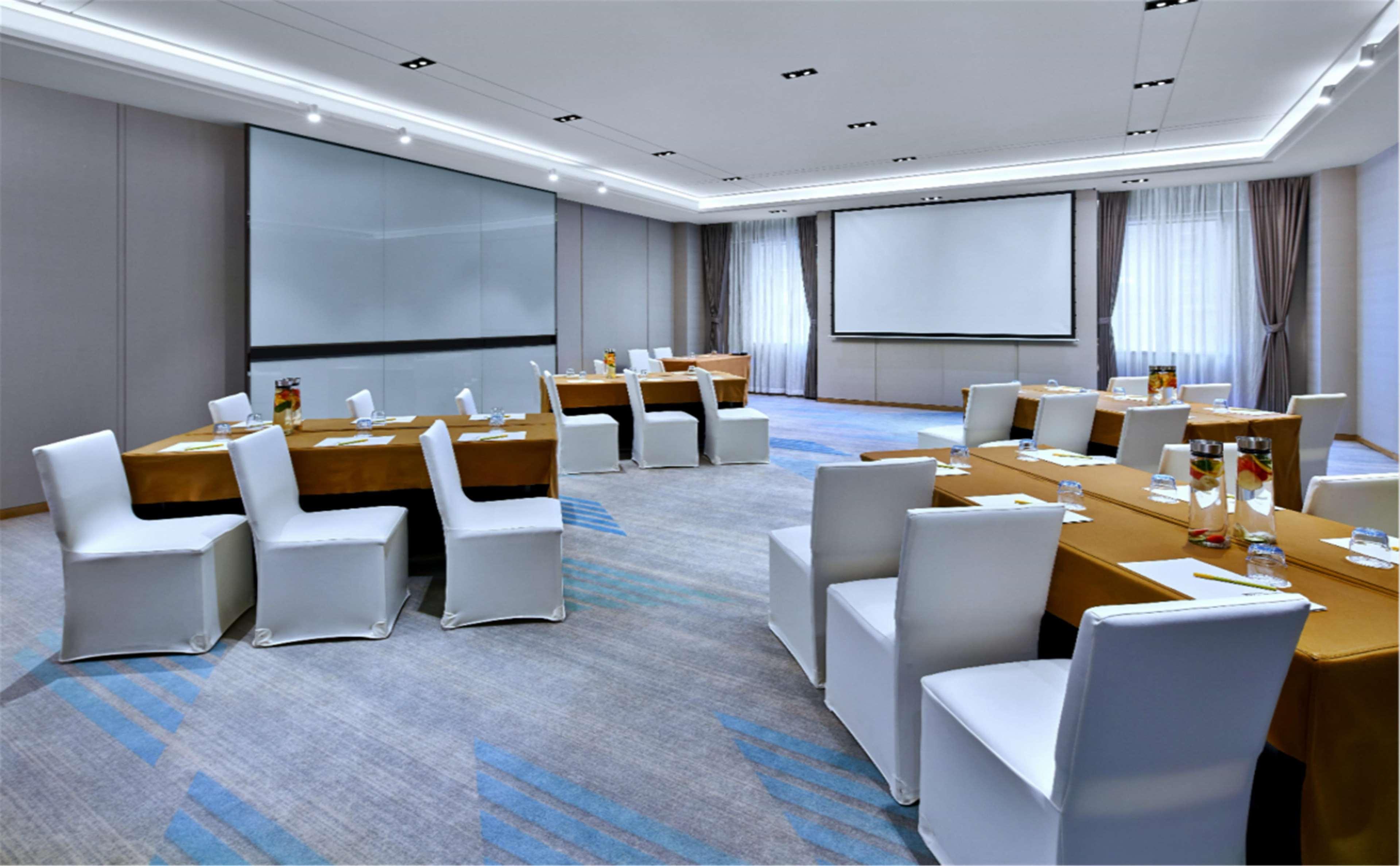Hilton Garden Inn Фошань Екстер'єр фото